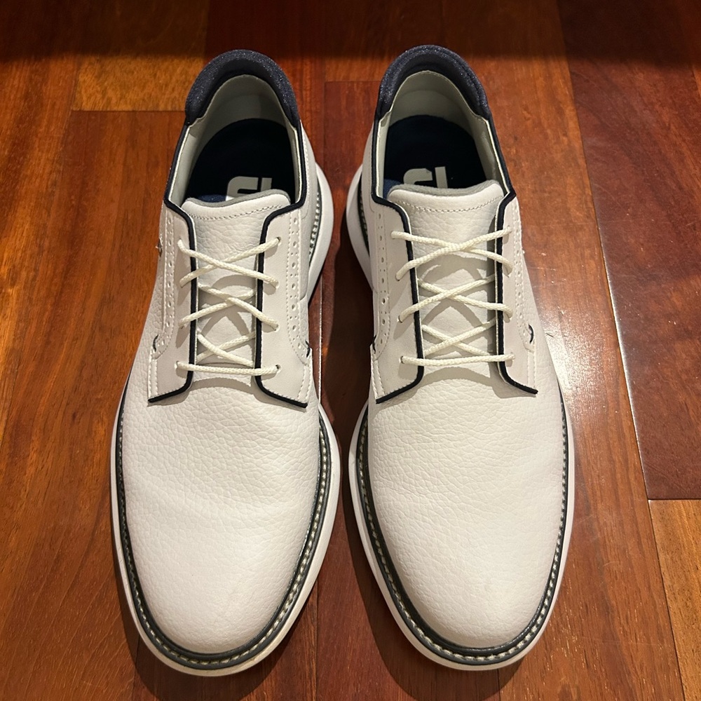 Men's FootJoy Traditions golf shoe